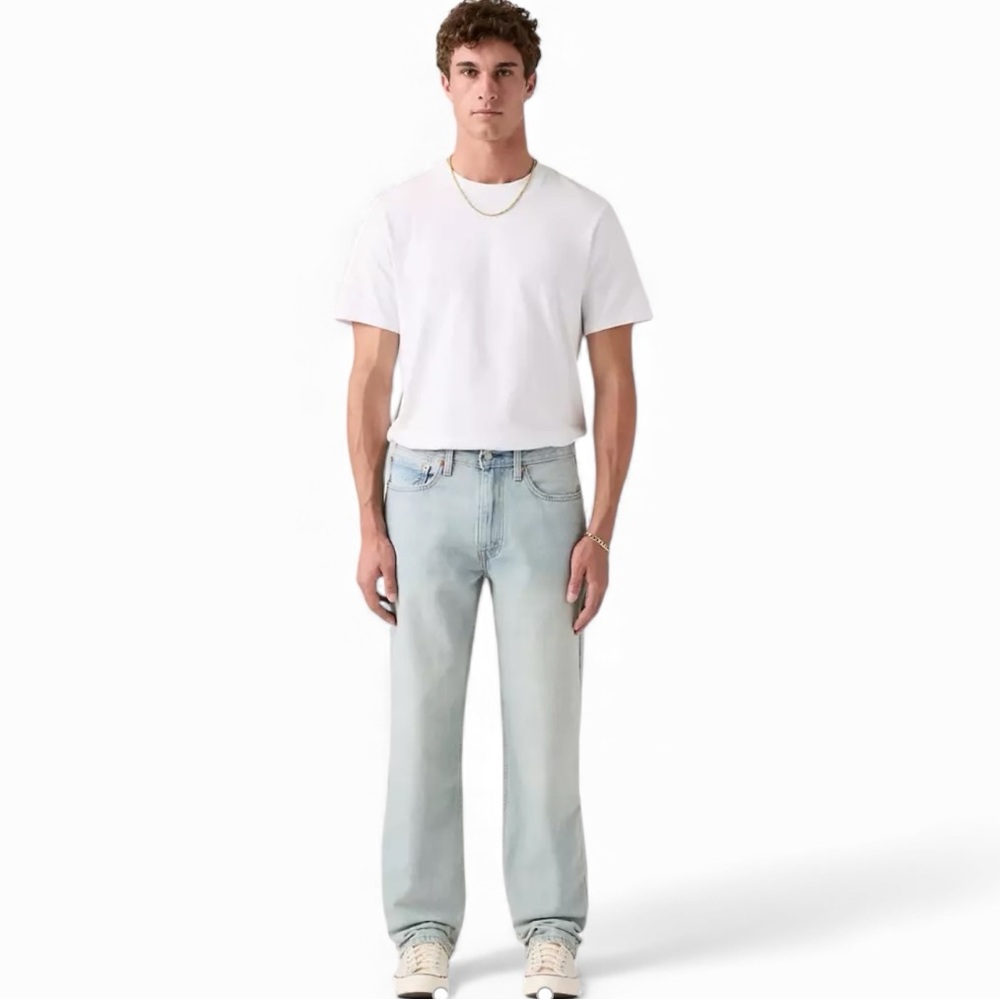 Vintage Levi's Men's Light Blue 550 Relaxed Straight Jeans 31/30